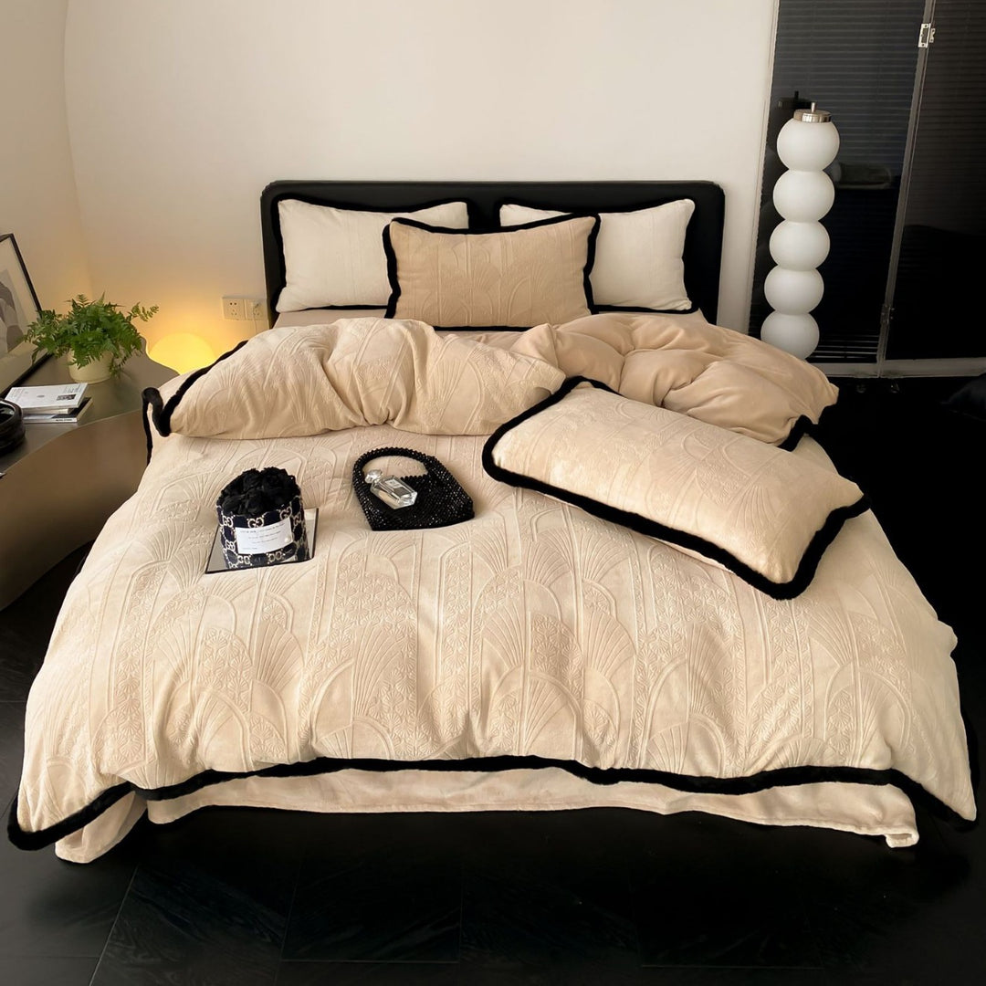 Quilt bedding set made of high-quality cotton satin with contrasting piping edge