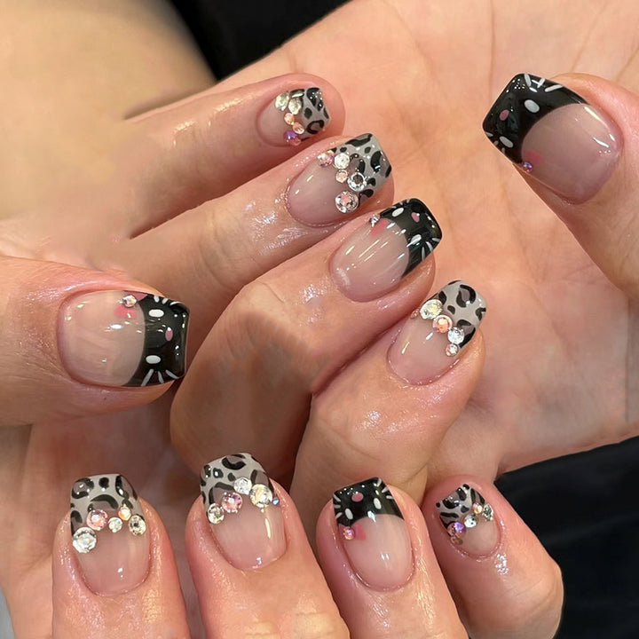 Artful nail art with glamorous 3D embellishments Stornfield