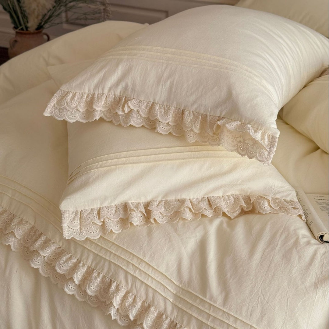Vintage-Inspired Ruffled Cotton Percale Duvet Cover Set with Scalloped Lace Trim