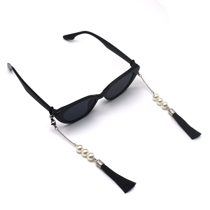 Elegant Tassel Pearl Eyewear Holder Stornfield