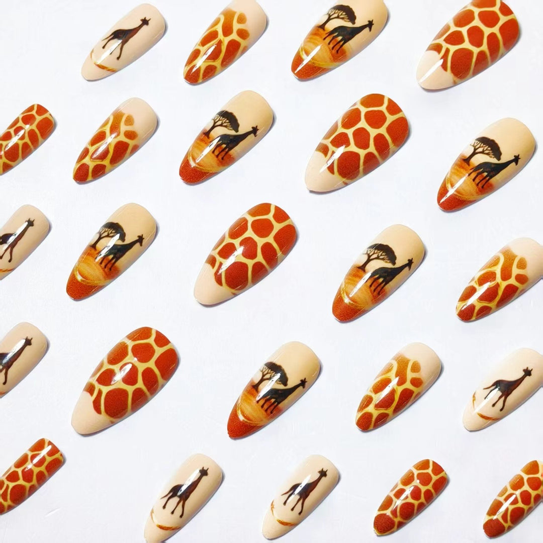 Nail art with animal motif and giraffe design Stornfield
