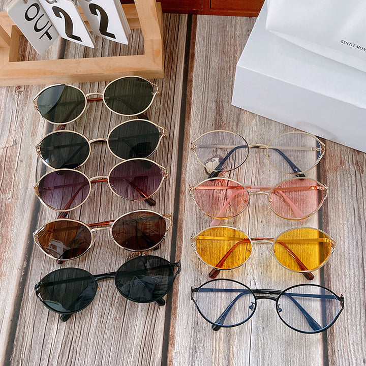 Round Sunglasses with Golden Accents Stornfield