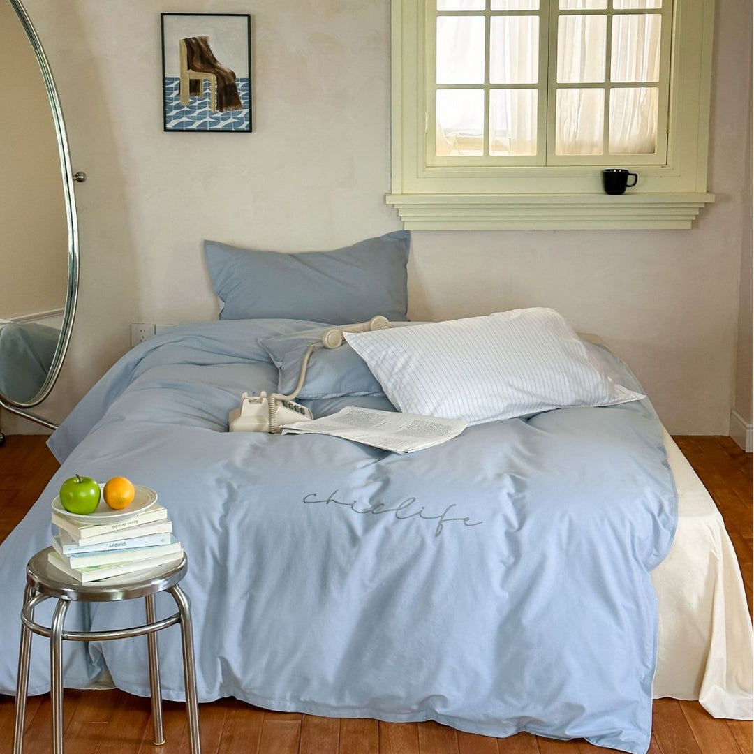 Bedding set made of cotton satin with Chilllife embroidery, extra soft touch and reversible pillowcases