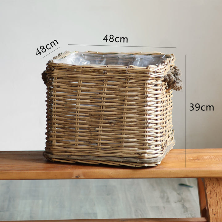 Storage basket with handcrafted details Stornfield