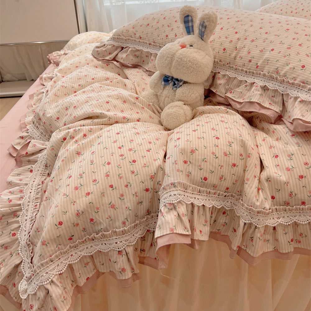 Romantic bedding set with lace ruffle, frills and fine rose stripe