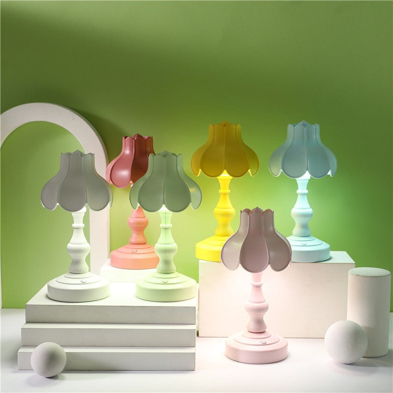 Unisex Decorative Table Lamp in Flower-Shaped Design Stornfield