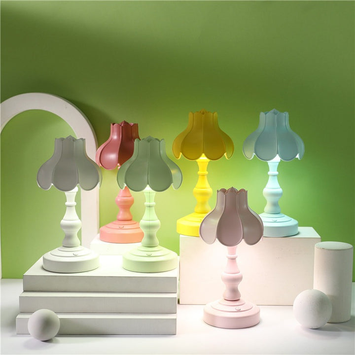 Unisex Decorative Table Lamp in Flower-Shaped Design Stornfield