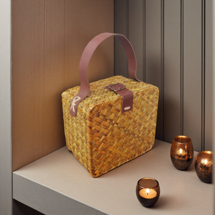 Women's handwoven basket with leather handle Stornfield