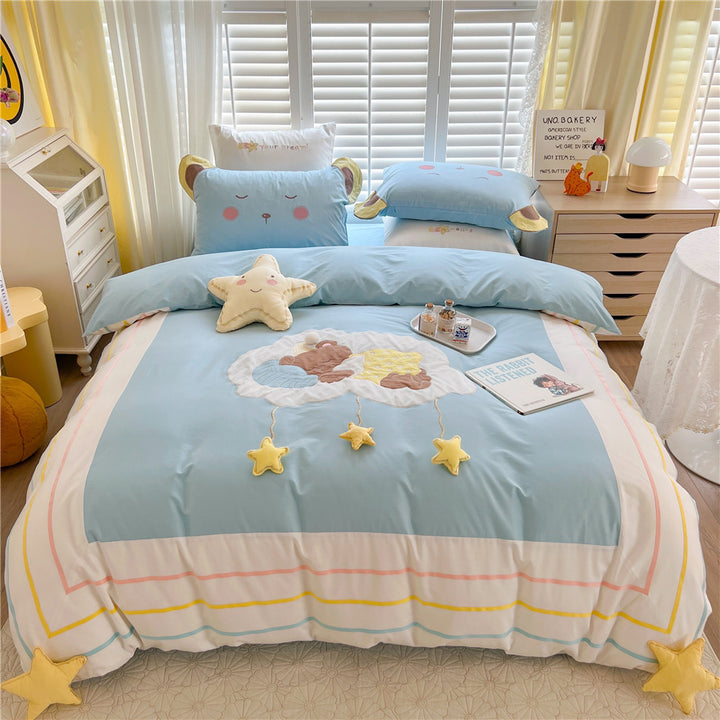 Children's bedding set with 3D star appliqués, cloud and animal motif