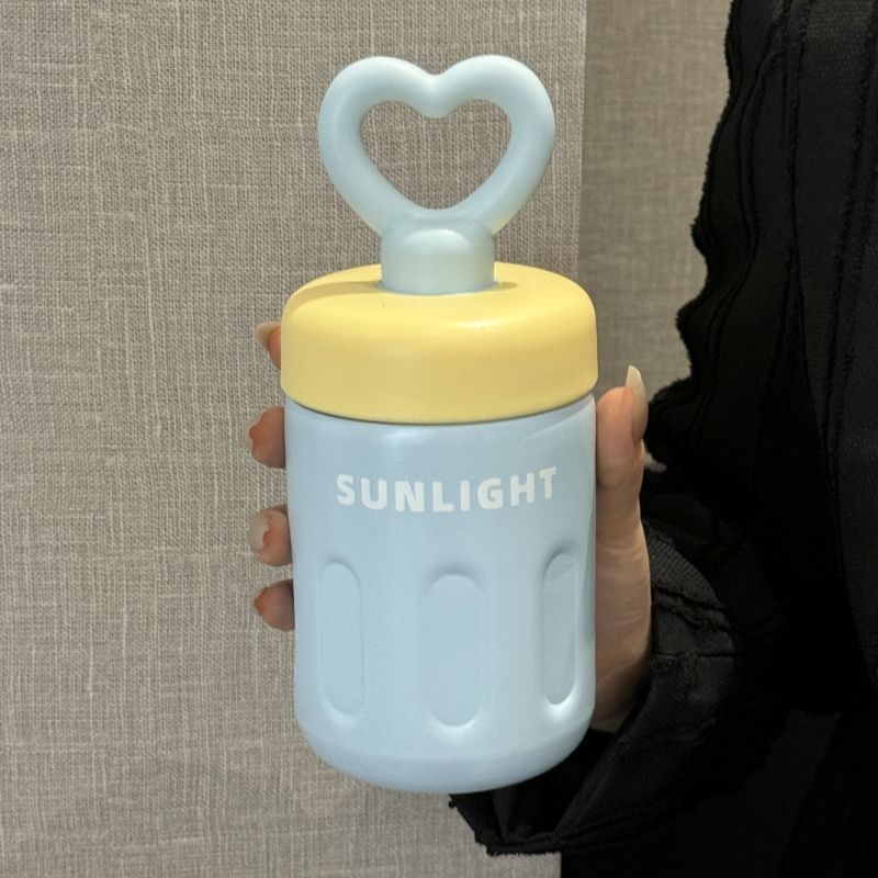 Women's practical drinking bottle with heart handle Stornfield