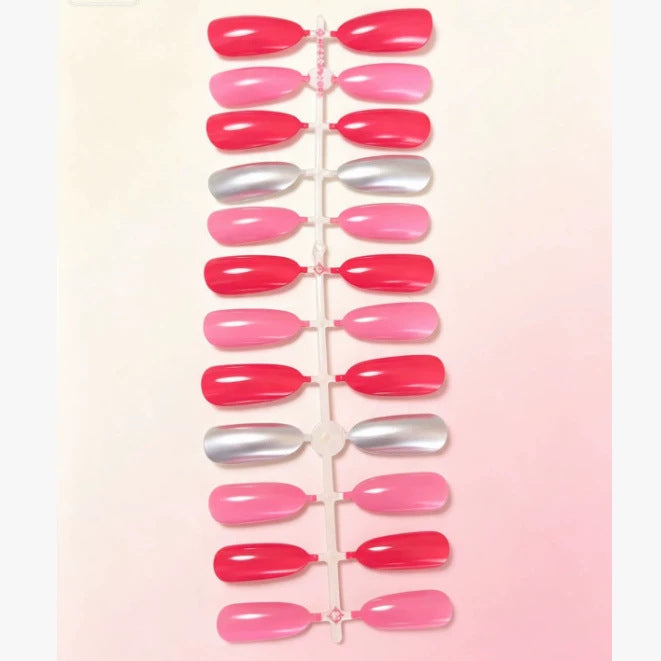 Artistic Almond-Shaped Press-On Nails Set with Metallic Accents Stornfield