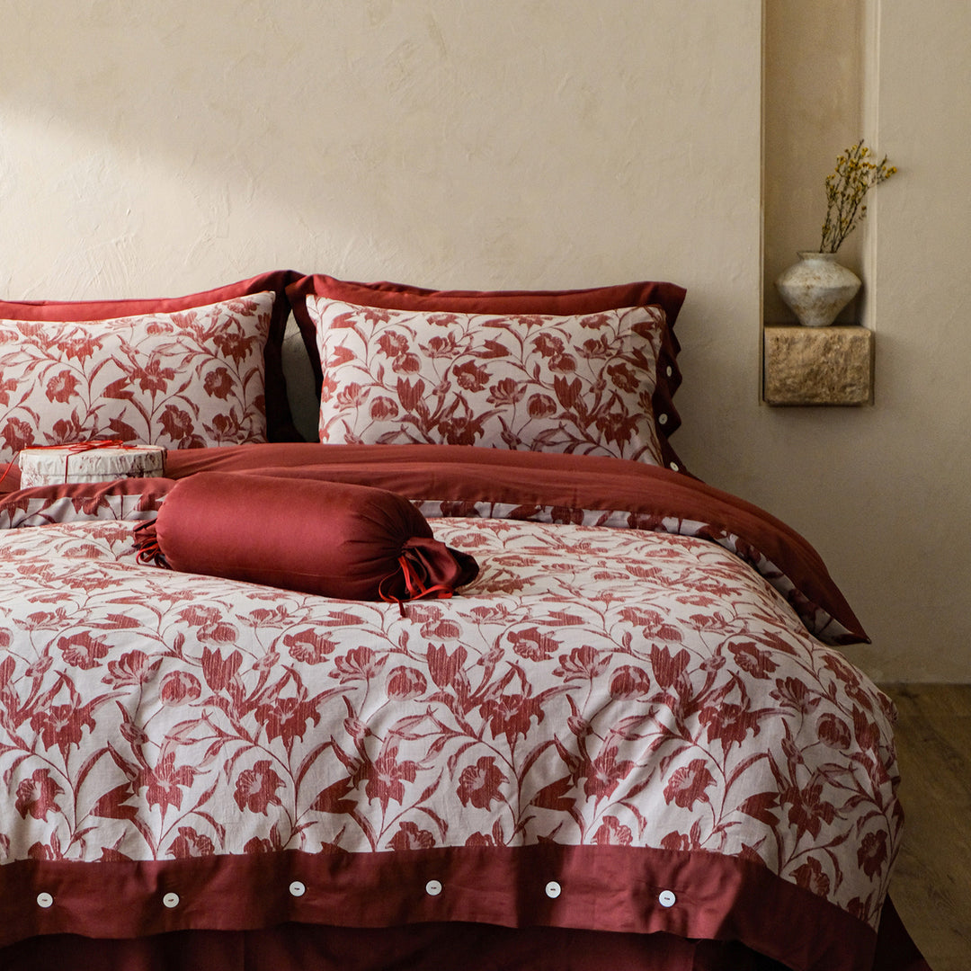 Woven bedding set made of cotton-linen mix with decorative floral jacquard and fine pillow trim