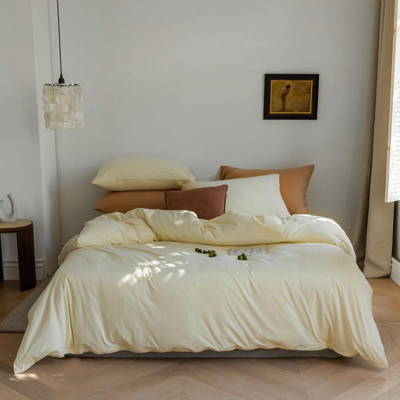 Minimalistic duvet cover set made of skin-friendly cotton blend with soft fiber filling