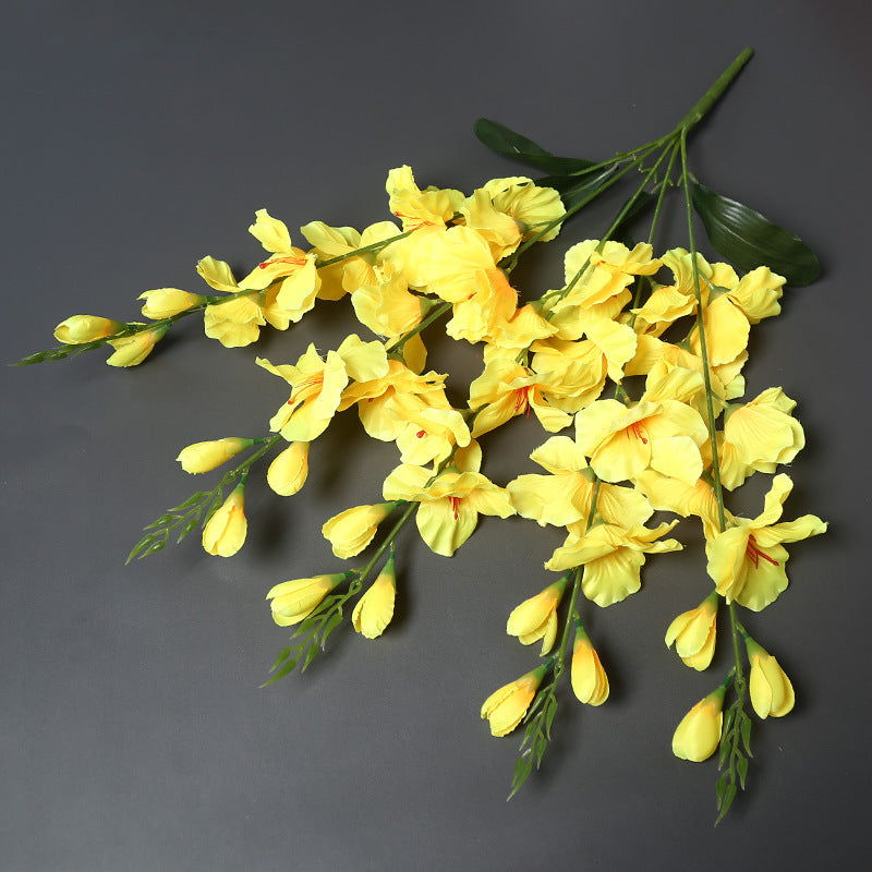 Lifelike Decorative Floral Spray