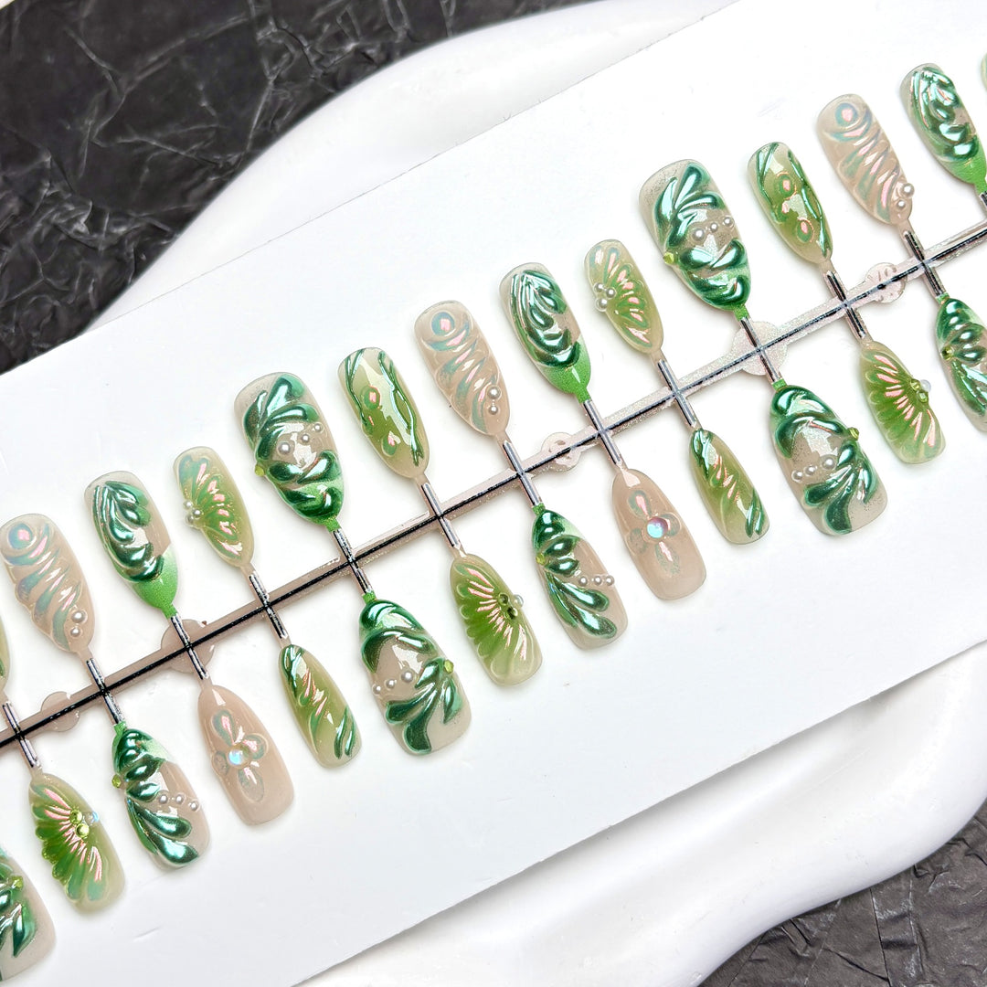 Artistic Floral-Inspired Press-On Nail Set