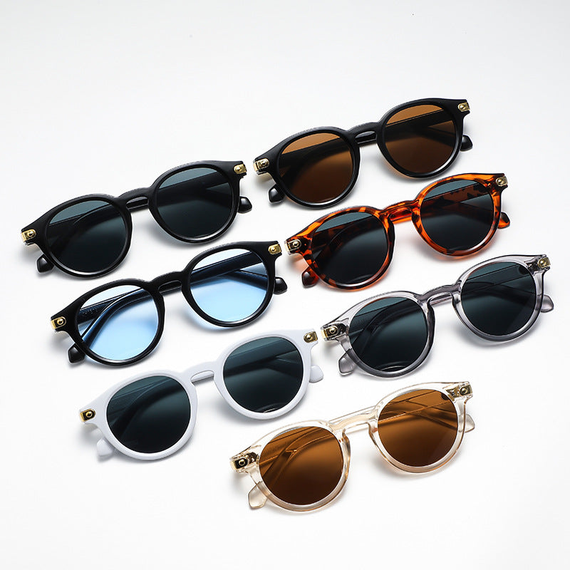 Ladies fashionable sunglasses with transparent frame and sturdy lenses Stornfield