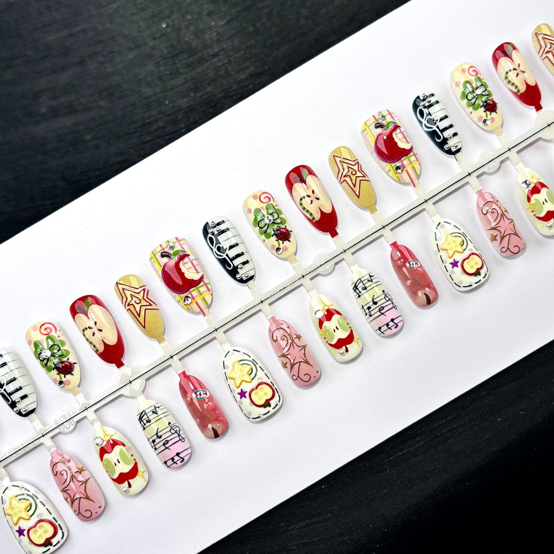 Artistic Nail Art Press-On Set 1790745389