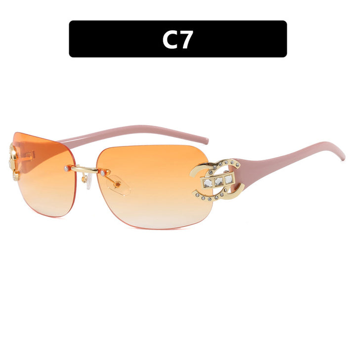 Women's fashionable sunglasses with luxurious geometric frame and protective UV filter Stornfield
