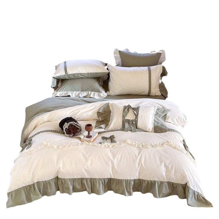 Bedding set with ruffles and decorative bows