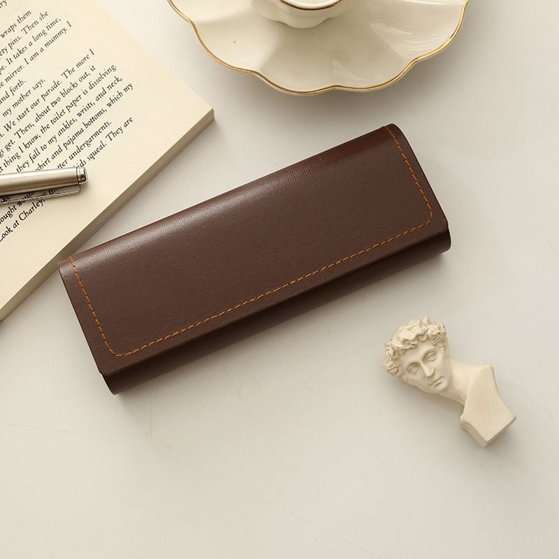 Elegant glasses case made of premium leather Stornfield