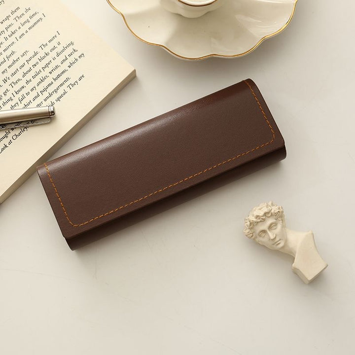 Elegant glasses case made of premium leather Stornfield