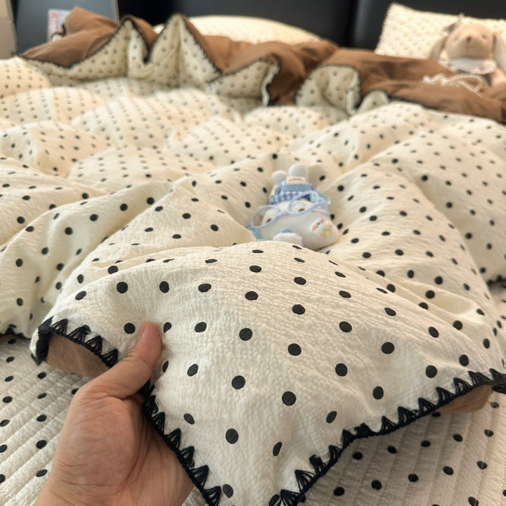 Quilted Floral Pattern Comforter Set
