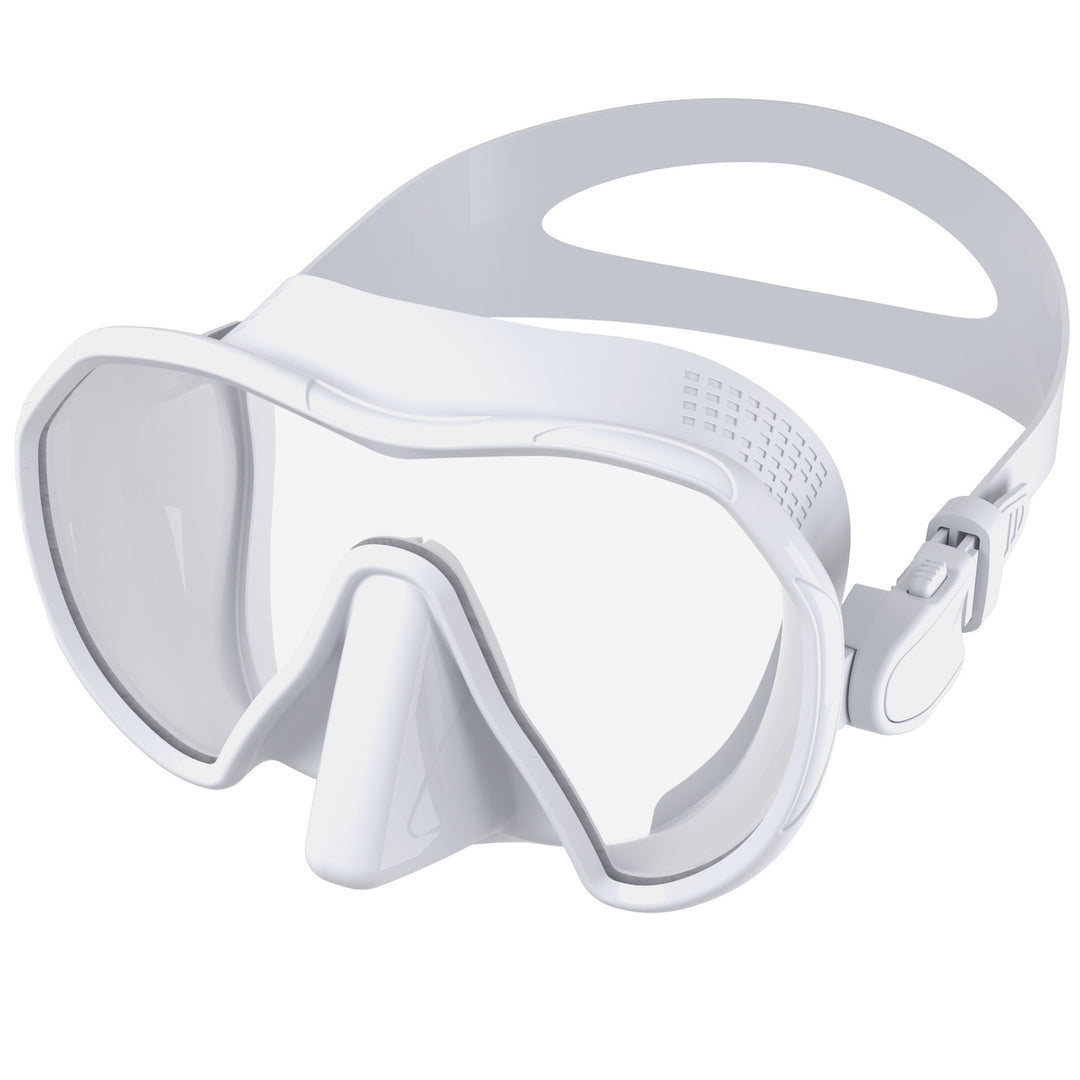 Diving mask with secure fit and innovative anti-fog system Stornfield