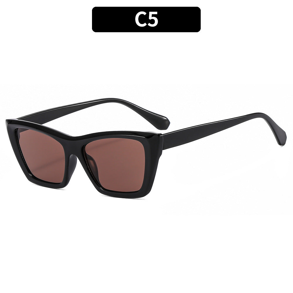 Trendy Cat-Eye Sunglasses with Sculpted Design