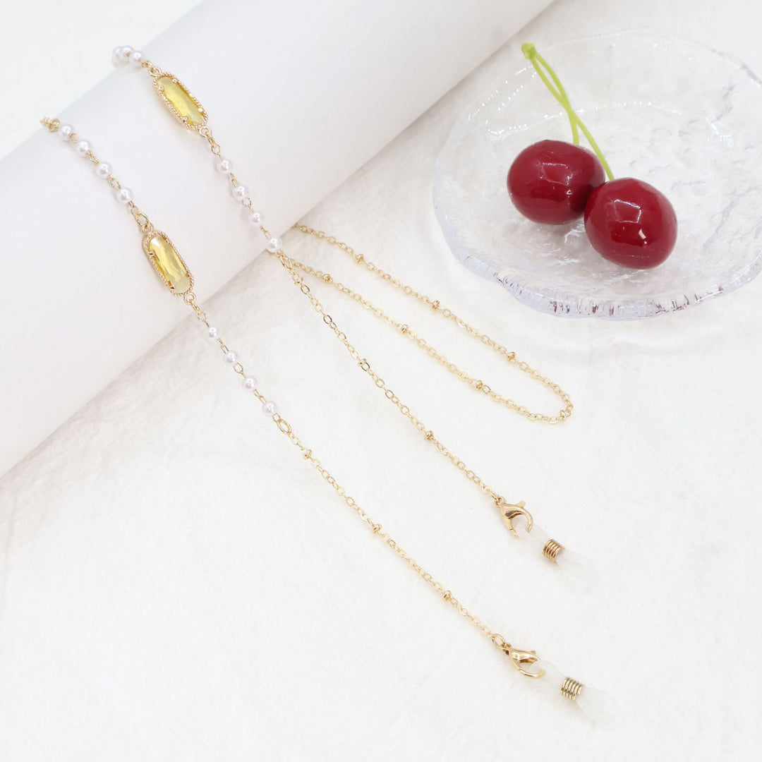 Elegant Eyewear Chain Holder Stornfield