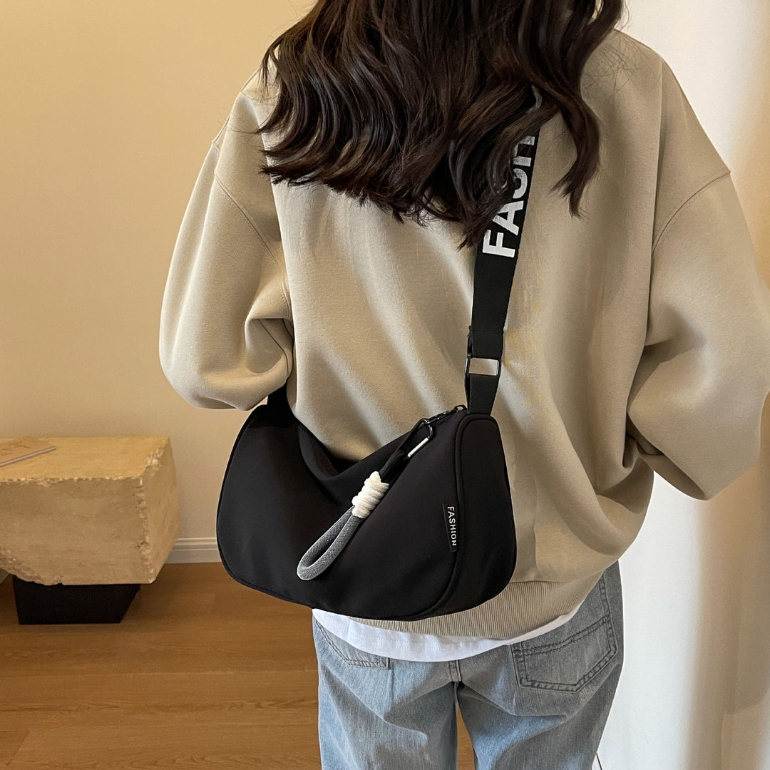 Fashionable shoulder bag with adjustable carrying strap Stornfield