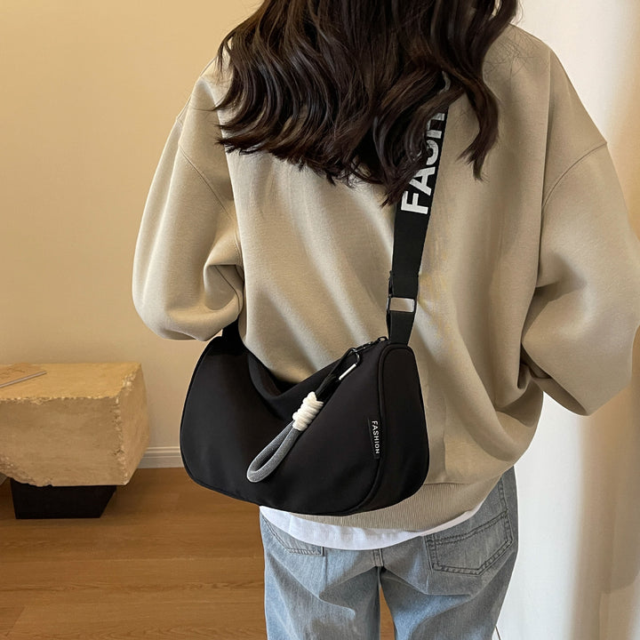 Fashionable shoulder bag with adjustable carrying strap Stornfield