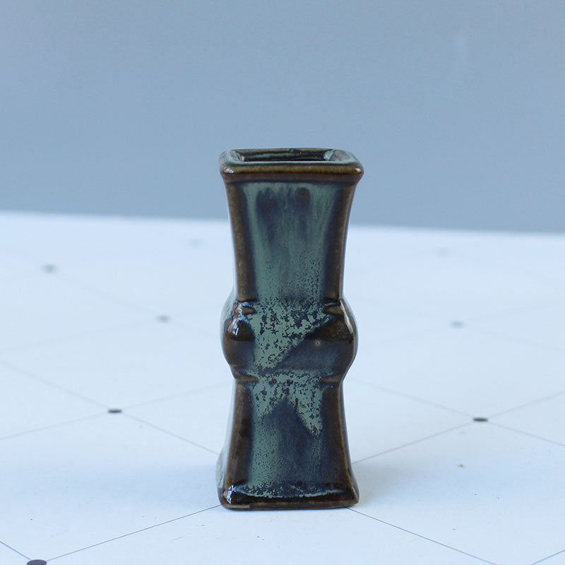 Elegant ceramic vase with artistic design Stornfield