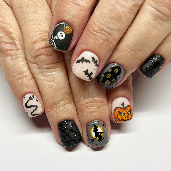 Artificial nail set with Halloween motifs and creepy designs Stornfield