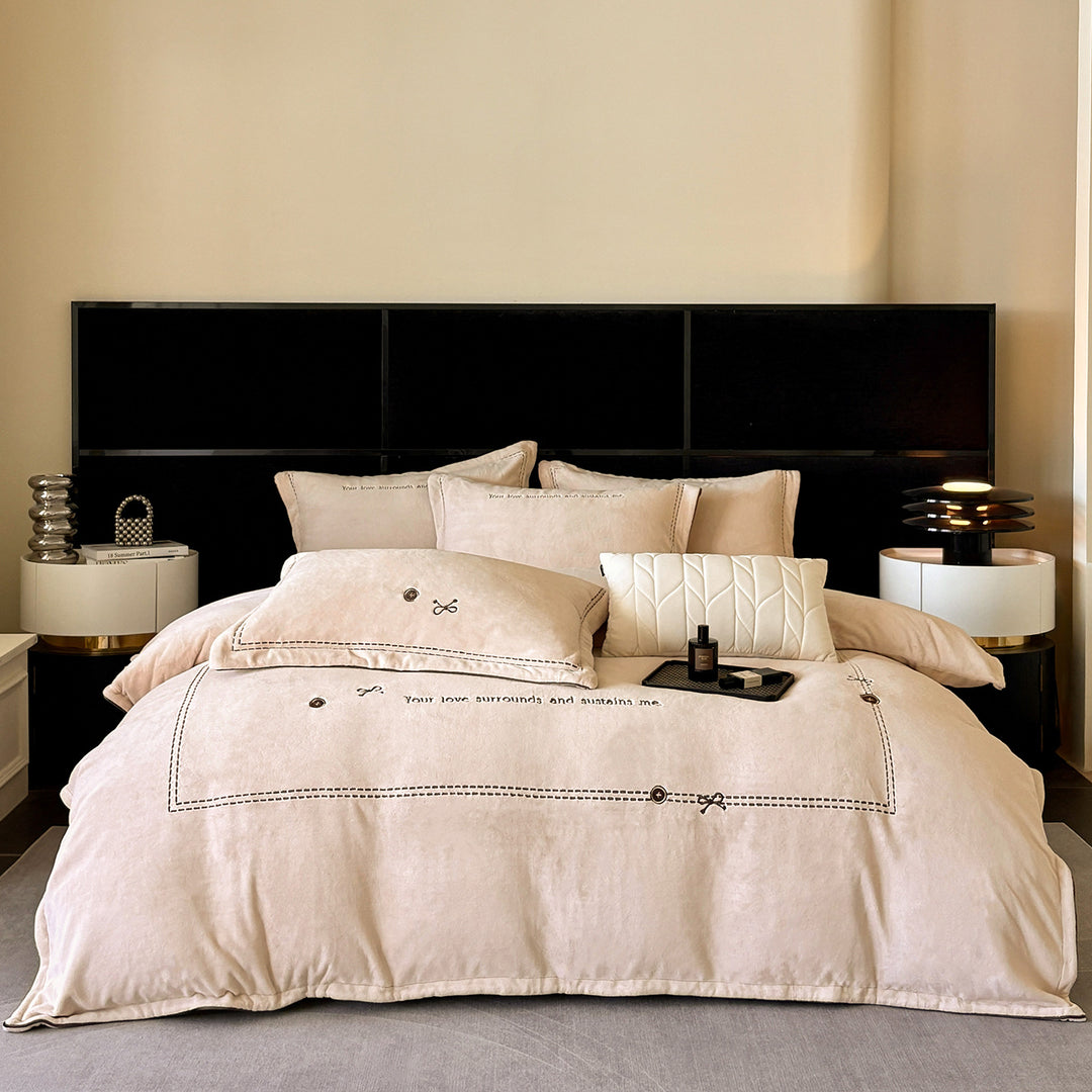 High-pile microfiber bedding set with embroidered button and decorative seam