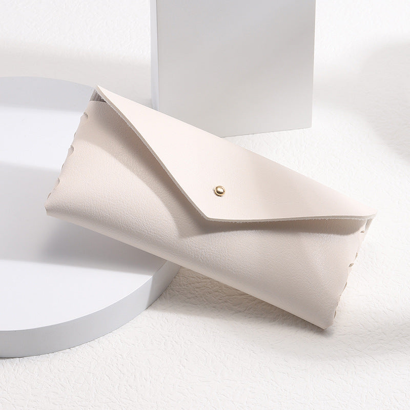 Elegant Phone Case in Minimalist Leather Design Stornfield