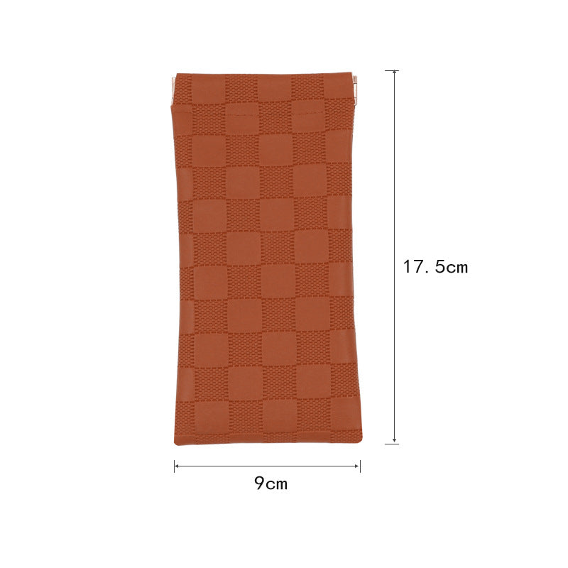 Fashionable Checkered Pouch Stornfield