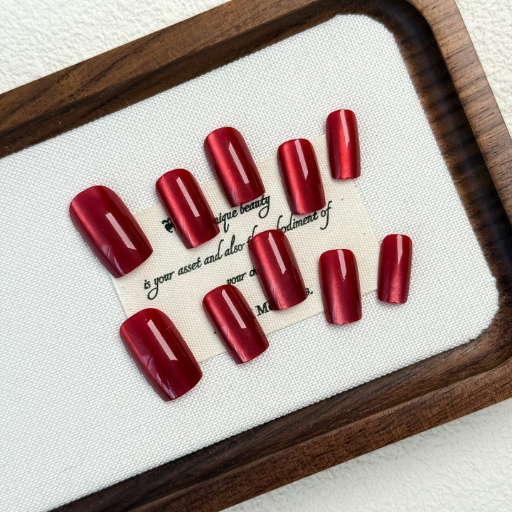 High-gloss artificial nails with modern design Stornfield