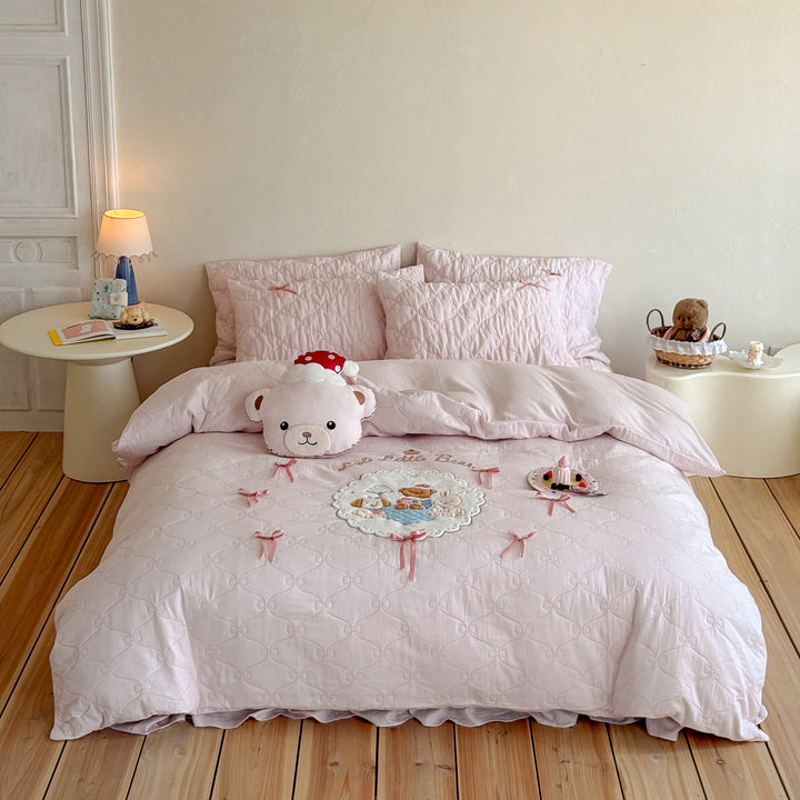 Quilted Bow-Embellished Duvet Cover Set with Appliqué Teddy and Ruffled Edge