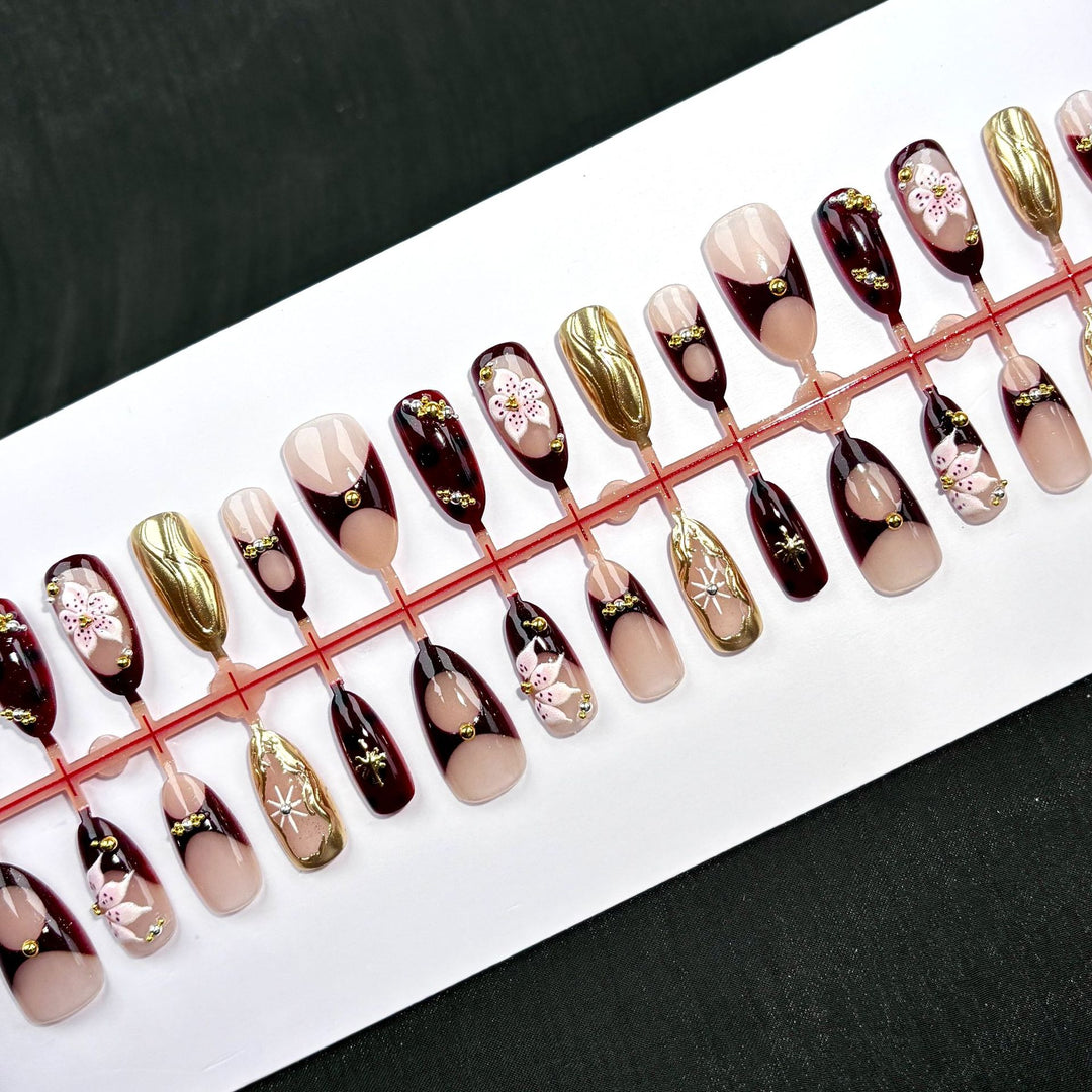Elegant Polka Dot and Lace Press-On Nail Set