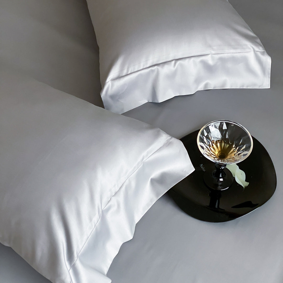 Premium cotton satin pillowcase set with hotel closure and fine piping