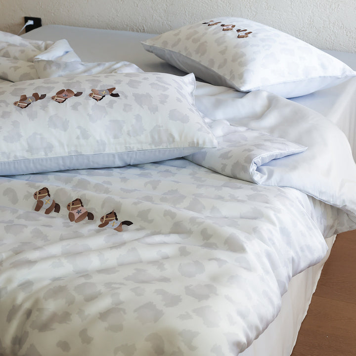 Embroidered Animal-Motif Reversible Cotton Duvet Cover Set with Breathable Sateen Finish