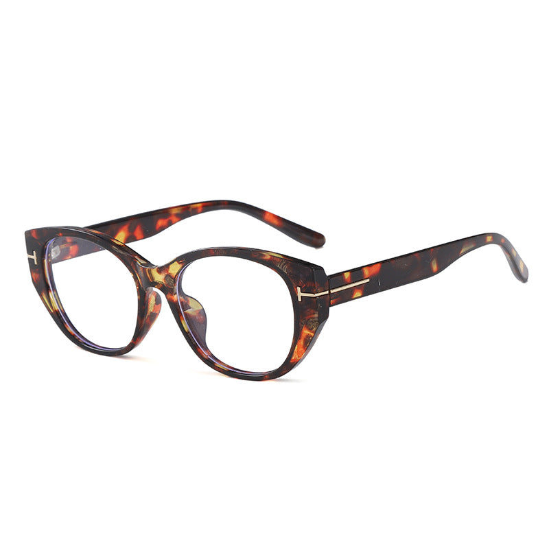 Women's Cat-Eye Sunglasses with Elegant Frame and Protective UV Filter Stornfield