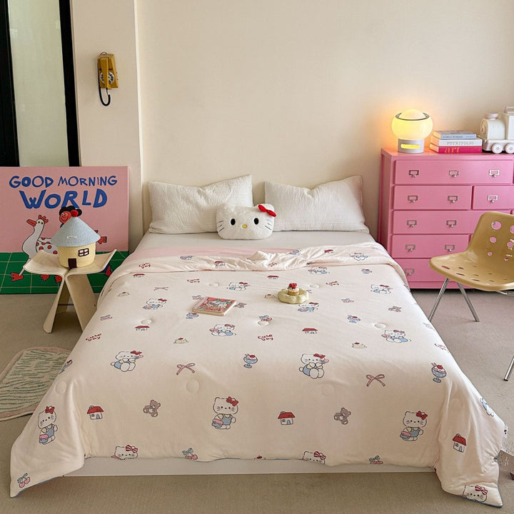 Quilted children's comforter with cute animal print and light microfiber filling