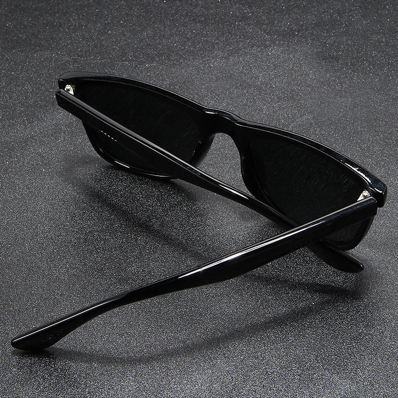 Women's sunglasses in striking vintage style Stornfield