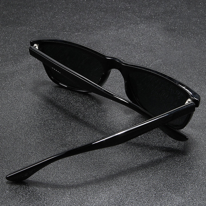 Women's sunglasses in striking vintage style Stornfield