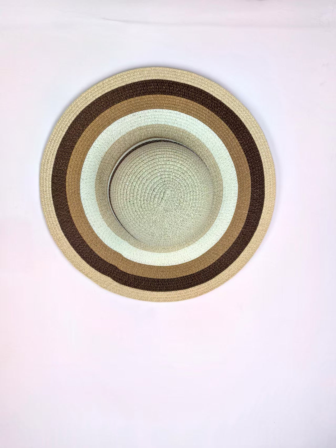 Summery beach bag and sun hat Stornfield