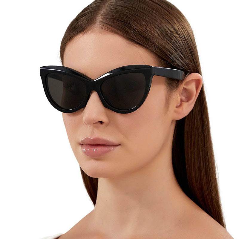 Women's trendy black and white sunglasses Stornfield
