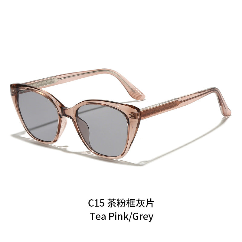 Women's fashionable sunglasses in feminine geometric design Stornfield