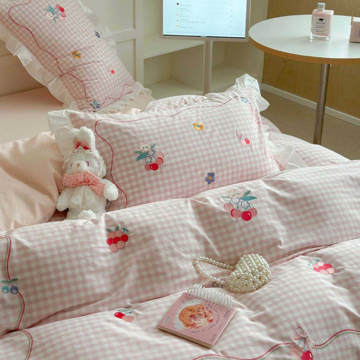 Ruffled Gingham Embroidered Duvet Cover Set with Scalloped Stitching and Pillow Shams
