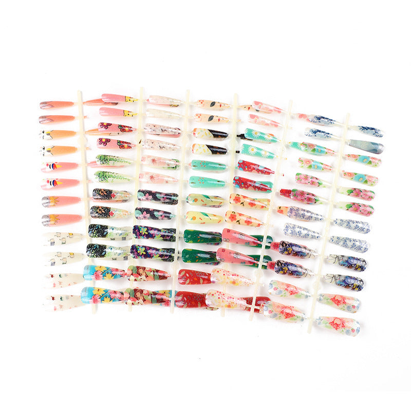 Artificial nails with floral patterns Stornfield